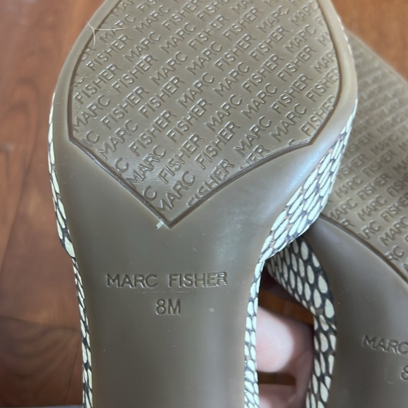 Marc Fisher Velise ankle strap pointed toe heels size 8M - Picture 5 of 5